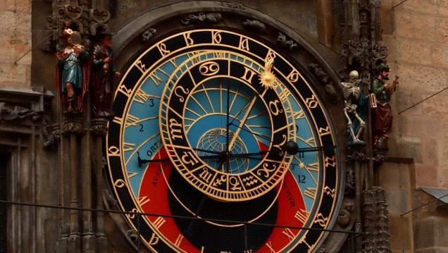 imagen Astrología desde una perspectiva feminista: ¿por qué se reproduce la lógica binaria masculina-femenina?