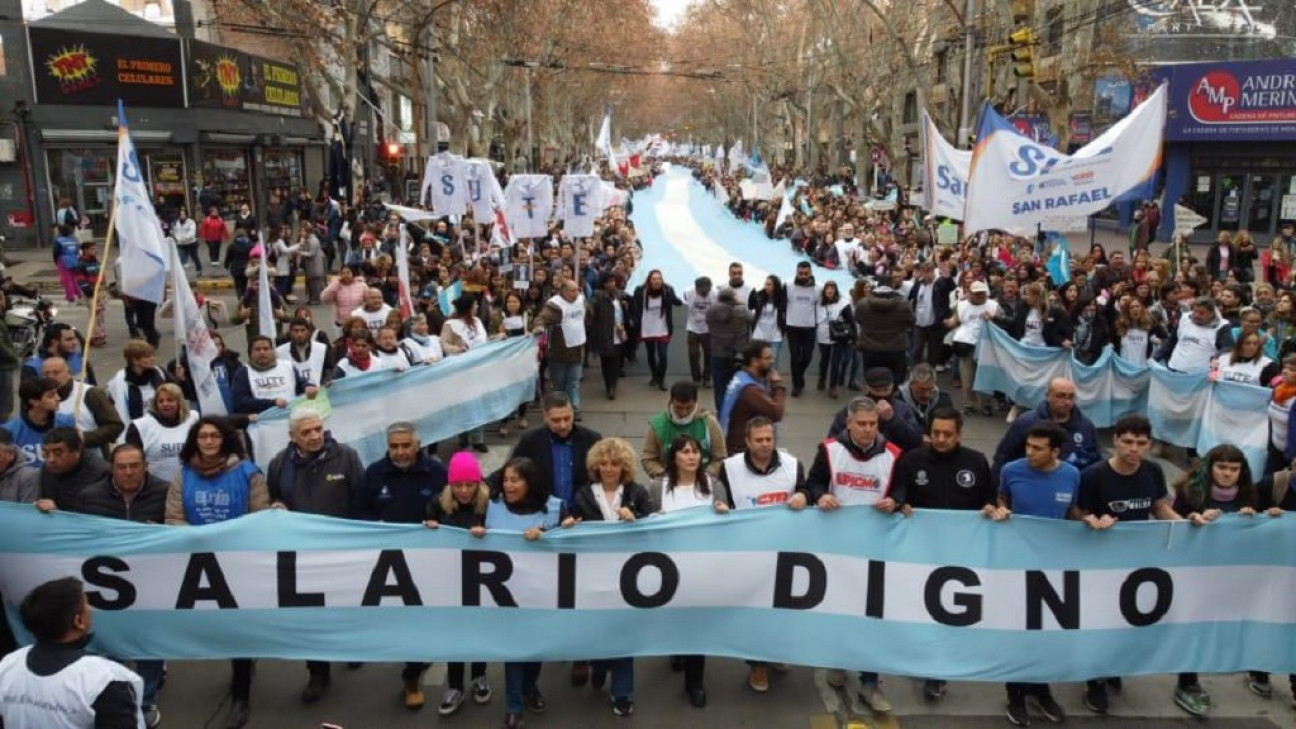imagen Paritarias: tras el rechazo de SUTE y ATE, el Gobierno busca llegar a un acuerdo con Ampros
