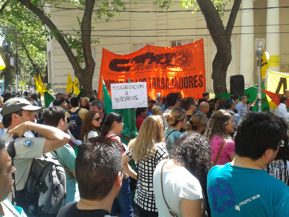 imagen 1 de mayo: los gremios preparan un acto paralelo frente a Legislatura