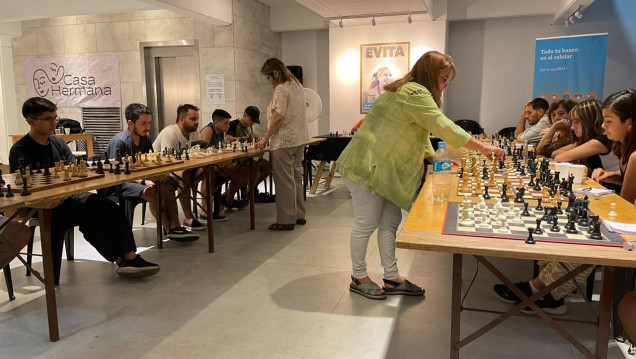 imagen La capacidad de jugar al ajedrez no se relaciona con el género, sino con las oportunidades