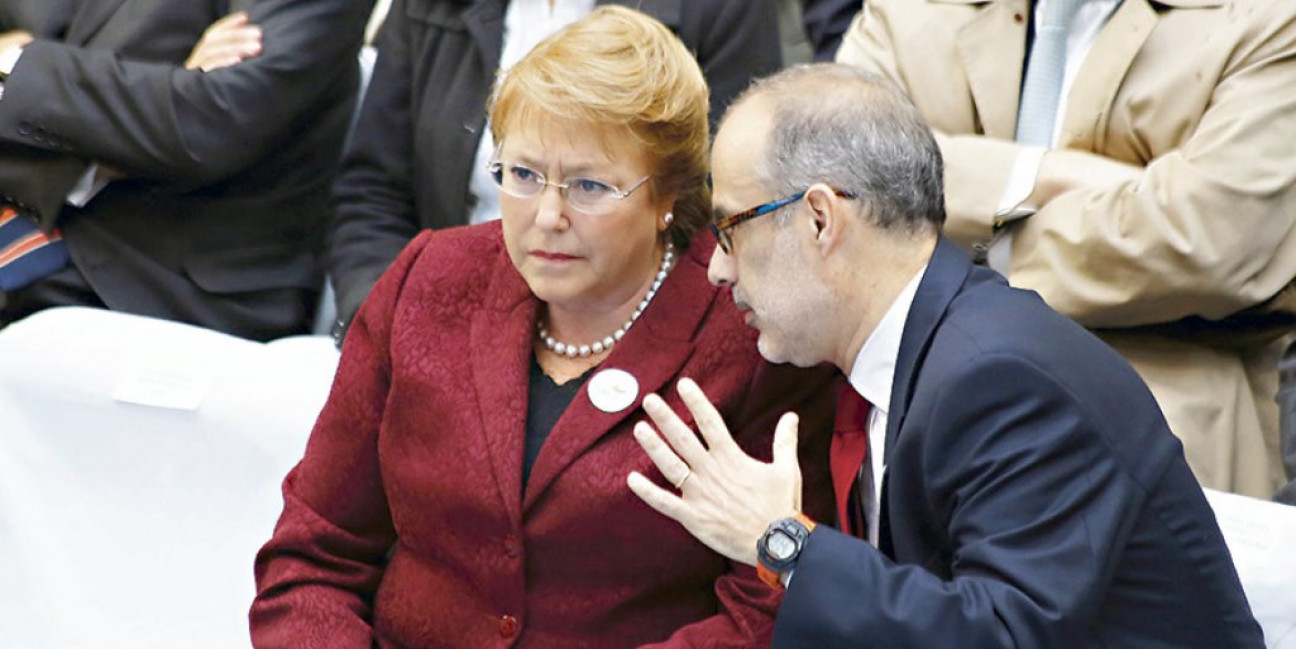 imagen Por qué renunció el gabinete de Economía en Chile