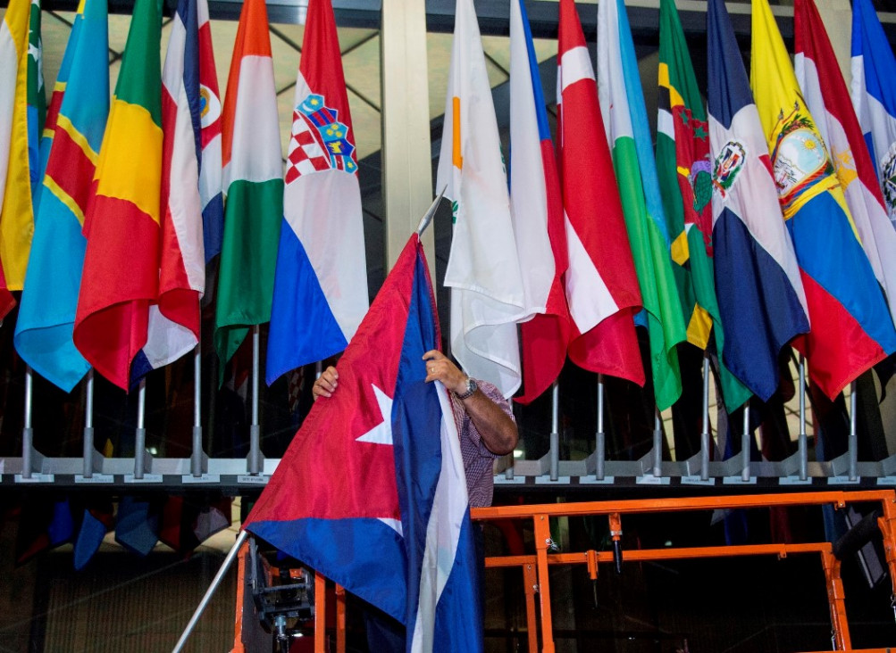 imagen La bandera cubana ya ondea en el departamento de Estado de EE.UU.