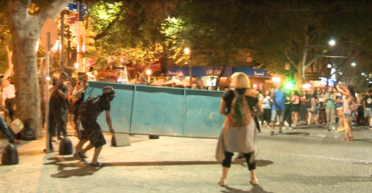imagen Un periodista de Unidiversidad fue agredido por la Policía en el cacerolazo del martes