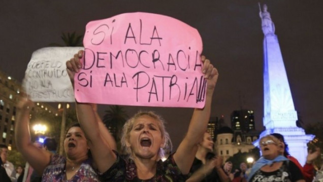 imagen Hubo cacerolazos contra Macri en distintos puntos del país
