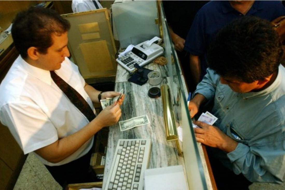 imagen El dólar subió 64 centavos y alcanzó un nuevo récord