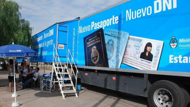 imagen Se puede tramitar el DNI y el pasaporte en la Peatonal