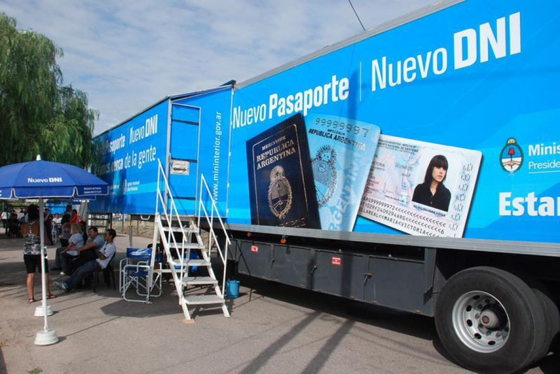 imagen Se puede tramitar el DNI y el pasaporte en la Peatonal