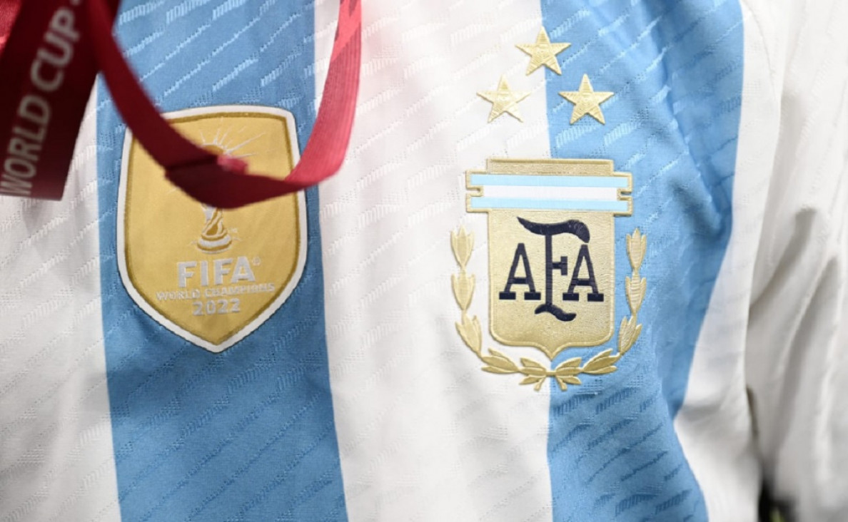 imagen La camiseta argentina con las tres estrellas ya es furor y promete récord de venta 