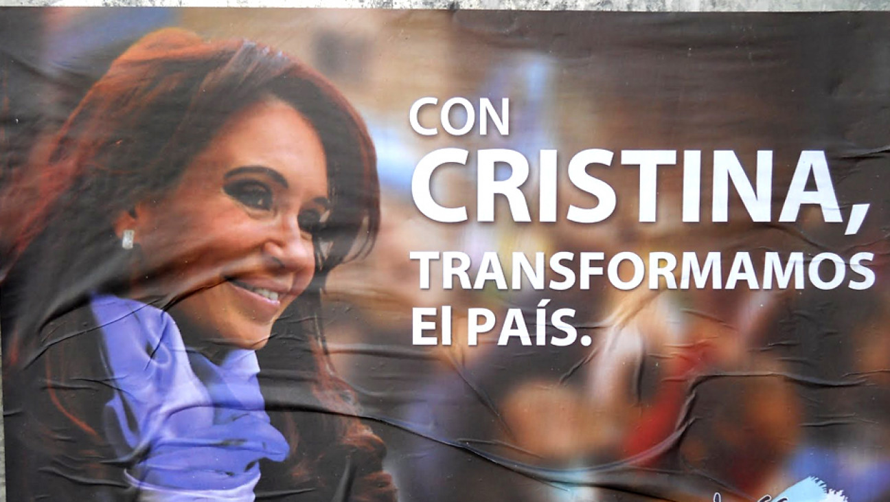 imagen La máquina de hacer opiniones: La comunicación política  y su impacto en los jóvenes mendocinos