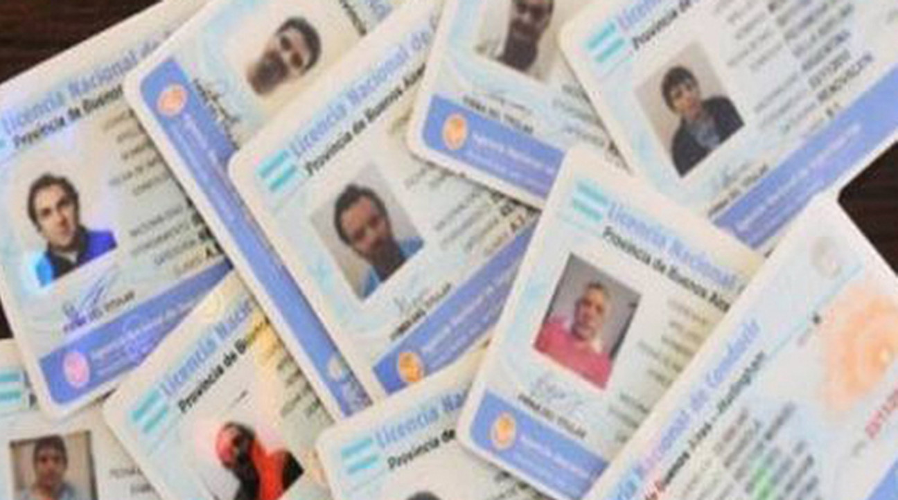 imagen Cómo era el negocio de los carnets truchos