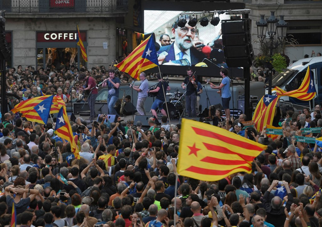 imagen Rajoy destituyó al gobierno catalán y convocó a elecciones regionales 