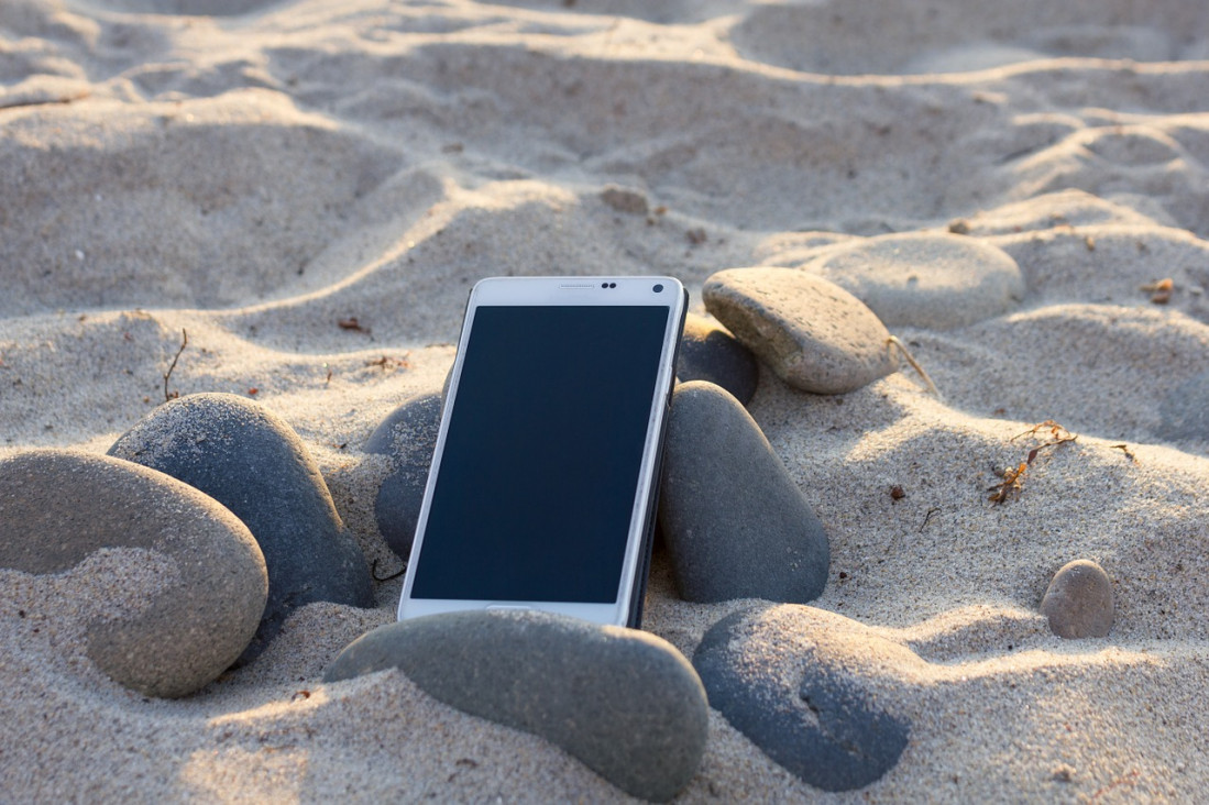 imagen Seis consejos para cuidar el celular en el verano