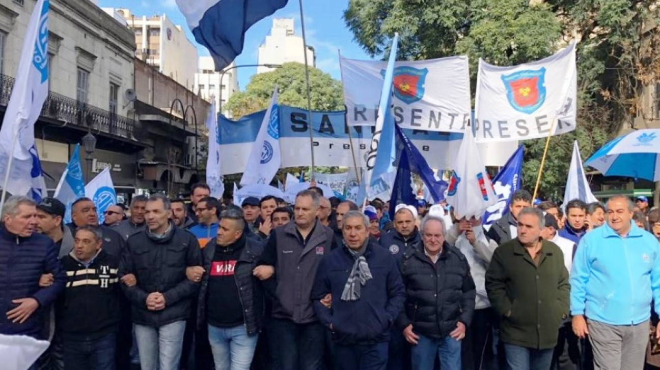 imagen El Gobierno convocó a la cúpula de la CGT para evitar un paro
