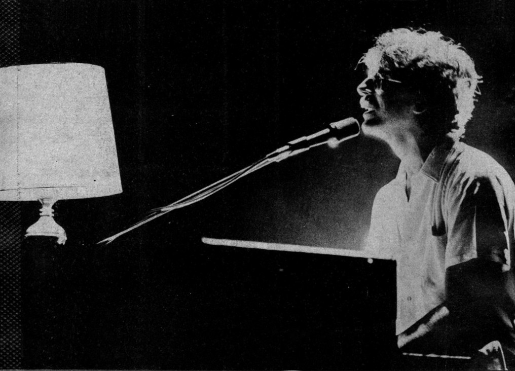 imagen A 40 años de "Yendo de la cama al living", el disco con el que Charly García despegó como solista