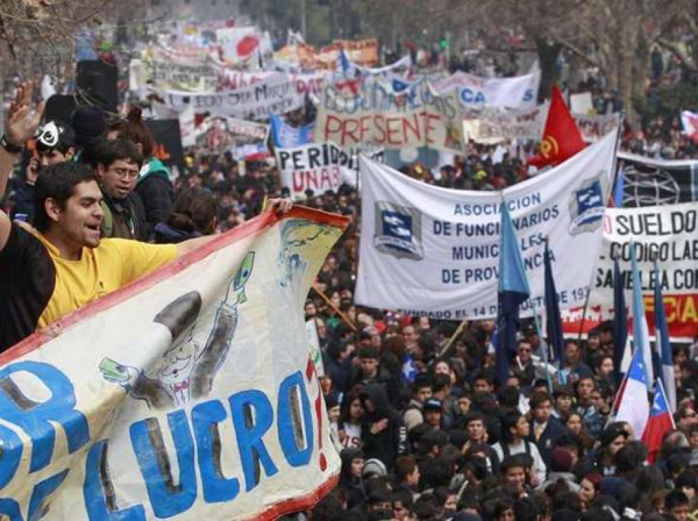 imagen Chile: Un jóven muerto por la policía y más de 1000 detenidos