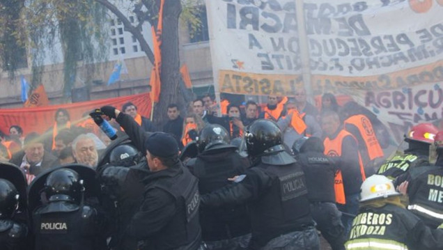 imagen La policía reprimió la protesta de ATE