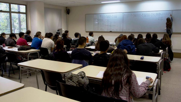imagen Por qué la serie "La Directora" y el video de la docente discutiendo ponen en jaque la forma de educar