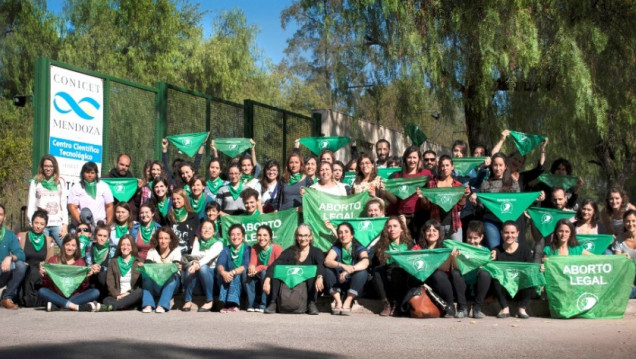 imagen A 100 años de la Reforma Universitaria: llegó la feminización de matrículas