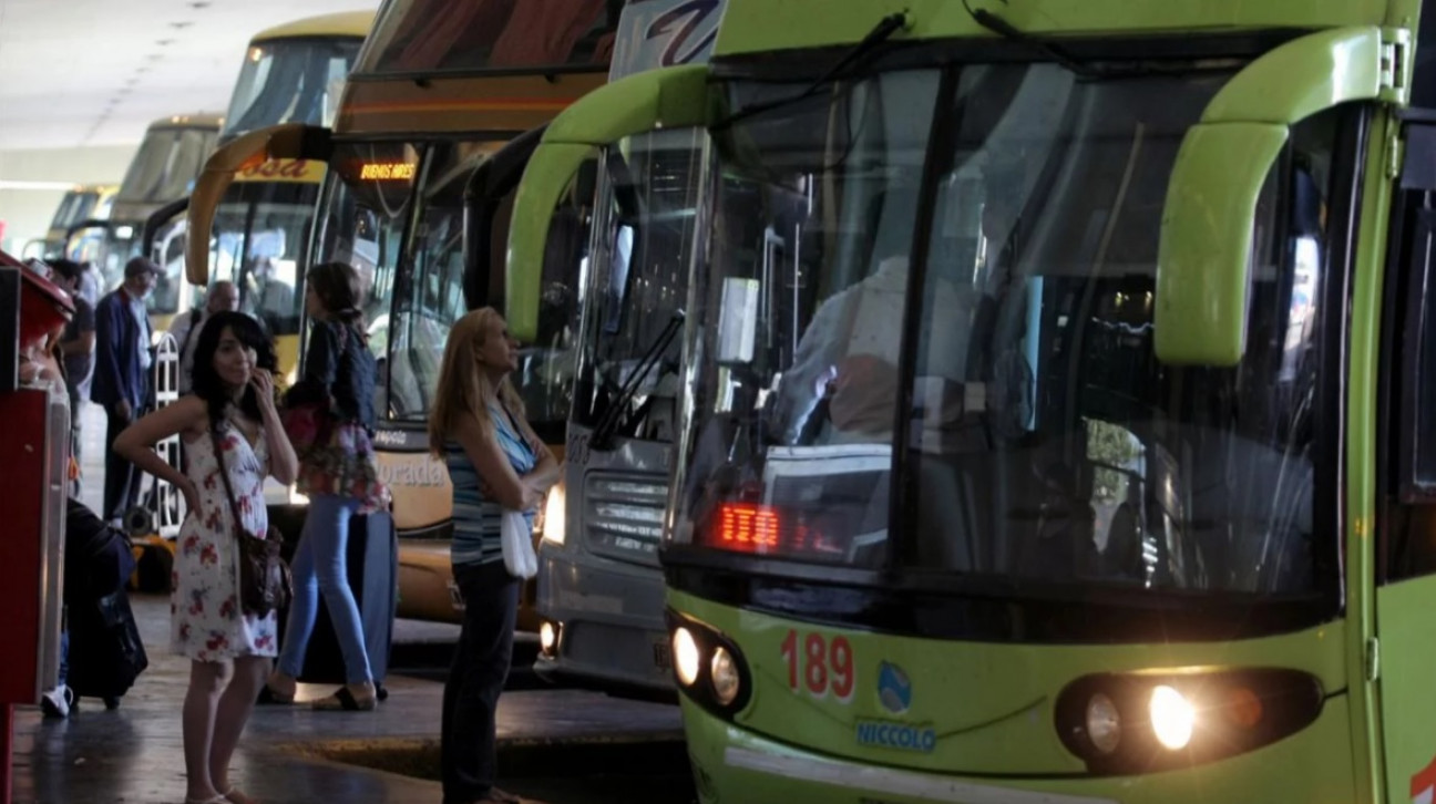 imagen Autorizan a micros de larga distancia a bajar precios para competir con las aéreas