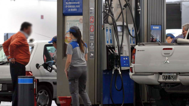imagen Combustibles 6 % más caros