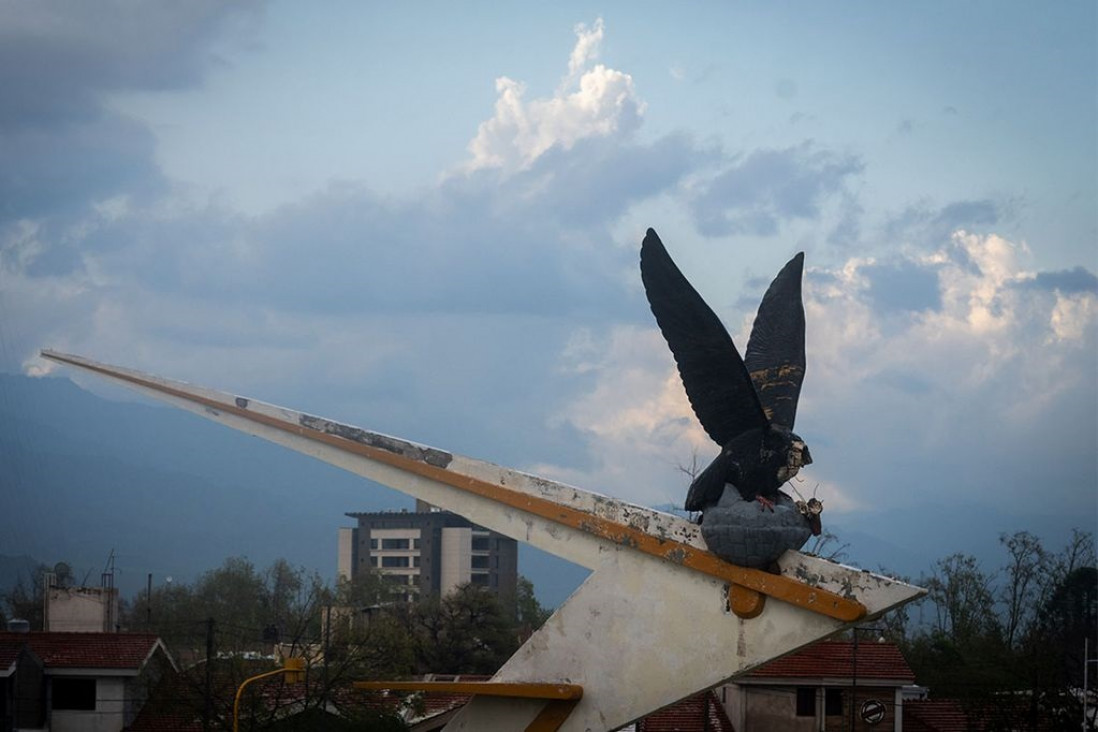 imagen El granizo destrozó la cabeza del icónico cóndor en el Acceso Este
