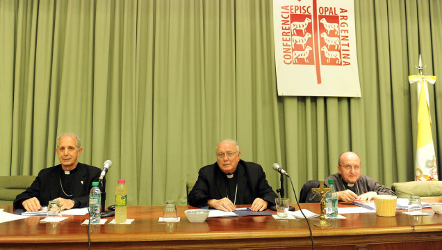 imagen La Iglesia abrirá archivos de la dictadura, pero solo a familiares