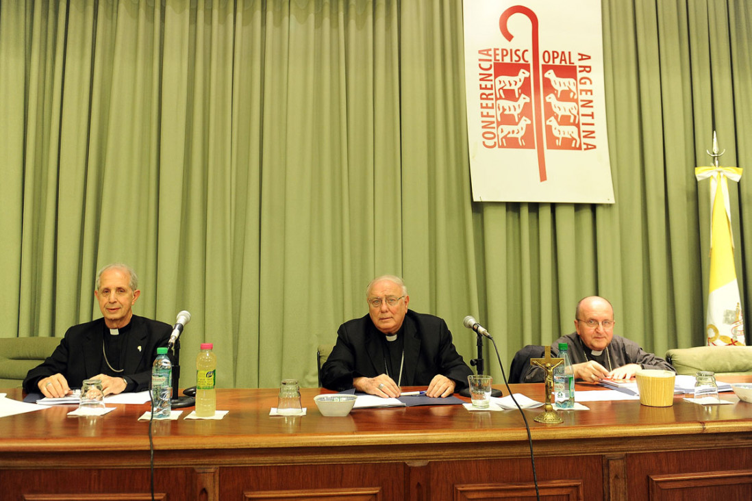 imagen La Iglesia abrirá archivos de la dictadura, pero solo a familiares