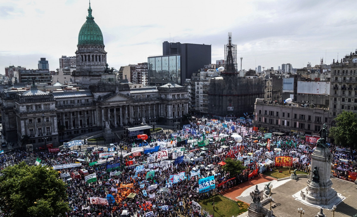 imagen Gremios antirreformas, senadores prorreformas