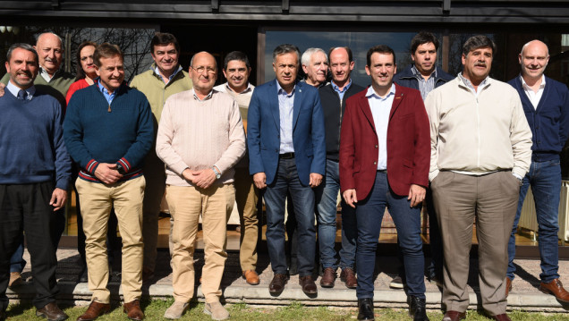 imagen Avales y críticas a la decisión de Cornejo de limitar reelección de intendentes