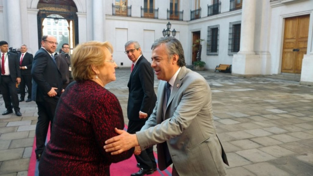 imagen Los mensajes de apoyo entre Bachelet y Cornejo por la tragedia en Las Cuevas