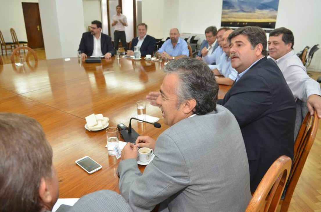 imagen Cornejo y los intendentes hablaron sobre paritarias