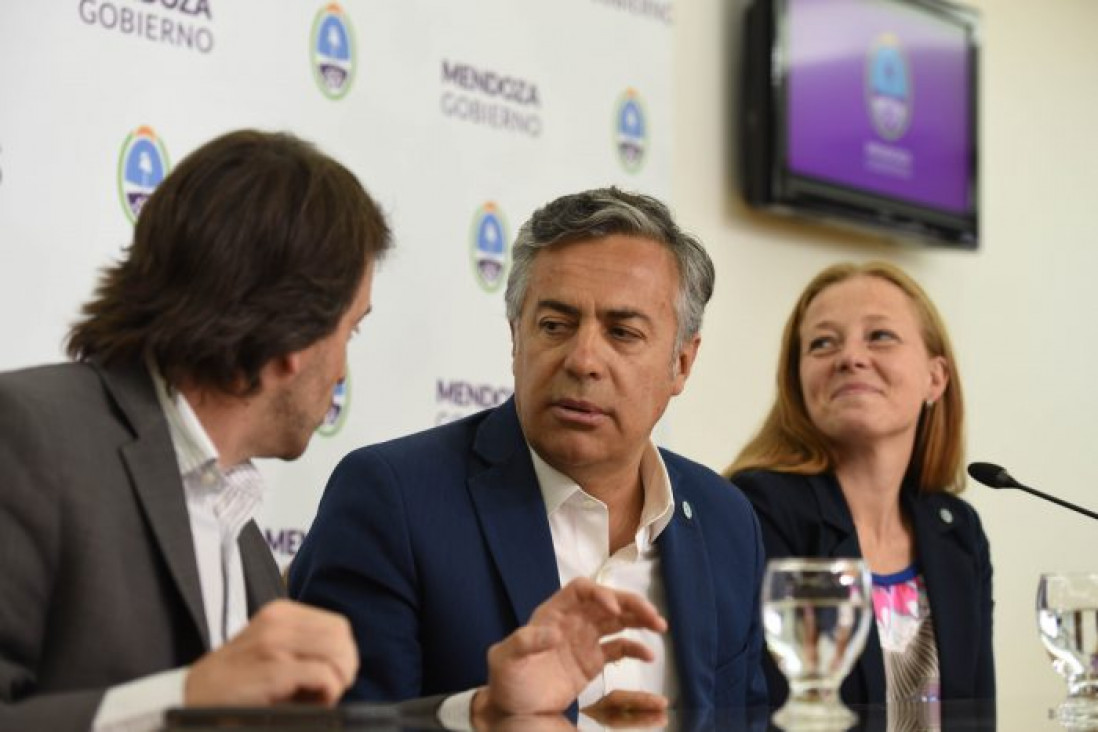 imagen Cornejo retruca y propone ley para asegurar el "roll-over" año a año