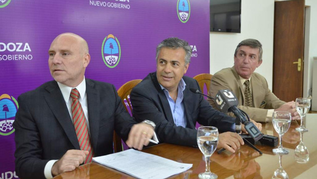 imagen Cornejo anunció la entrada al Gobierno por concurso