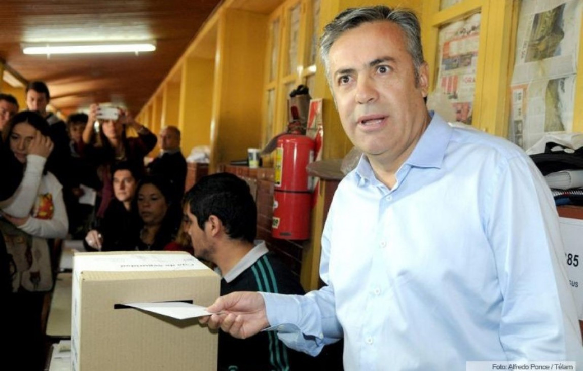 imagen La calculadora y el GPS de Cornejo para estas elecciones