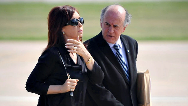 imagen Cristina a Parrilli: "¿A quién le armamos carpetazos nosotros?"