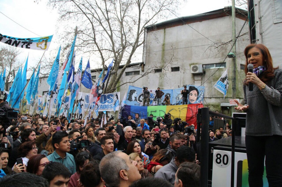 imagen Piden indagar a Cristina por irregularidades en la obra pública