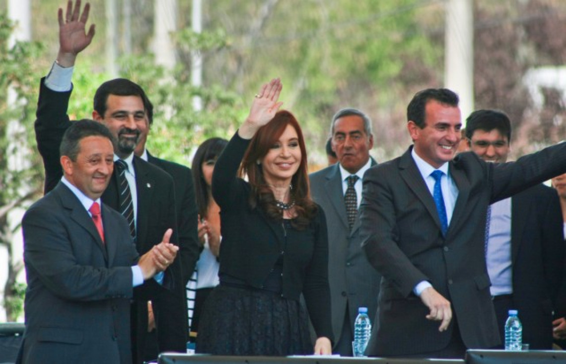 imagen Rotundo triunfo de Cristina en el país y en Mendoza Paco Pérez alcanza la gobernación  