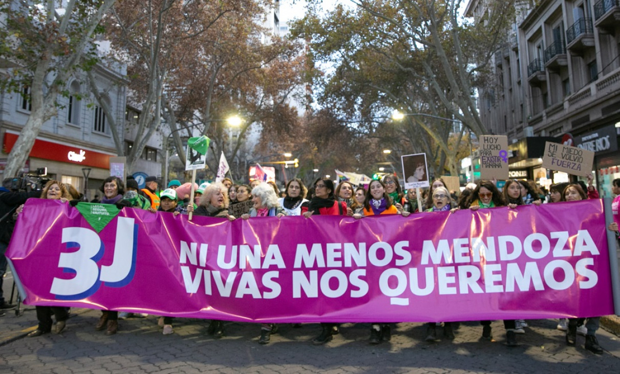 imagen Postales del 3 de junio: a nueve años del primer Ni Una Menos, hubo una marcha masiva en Mendoza