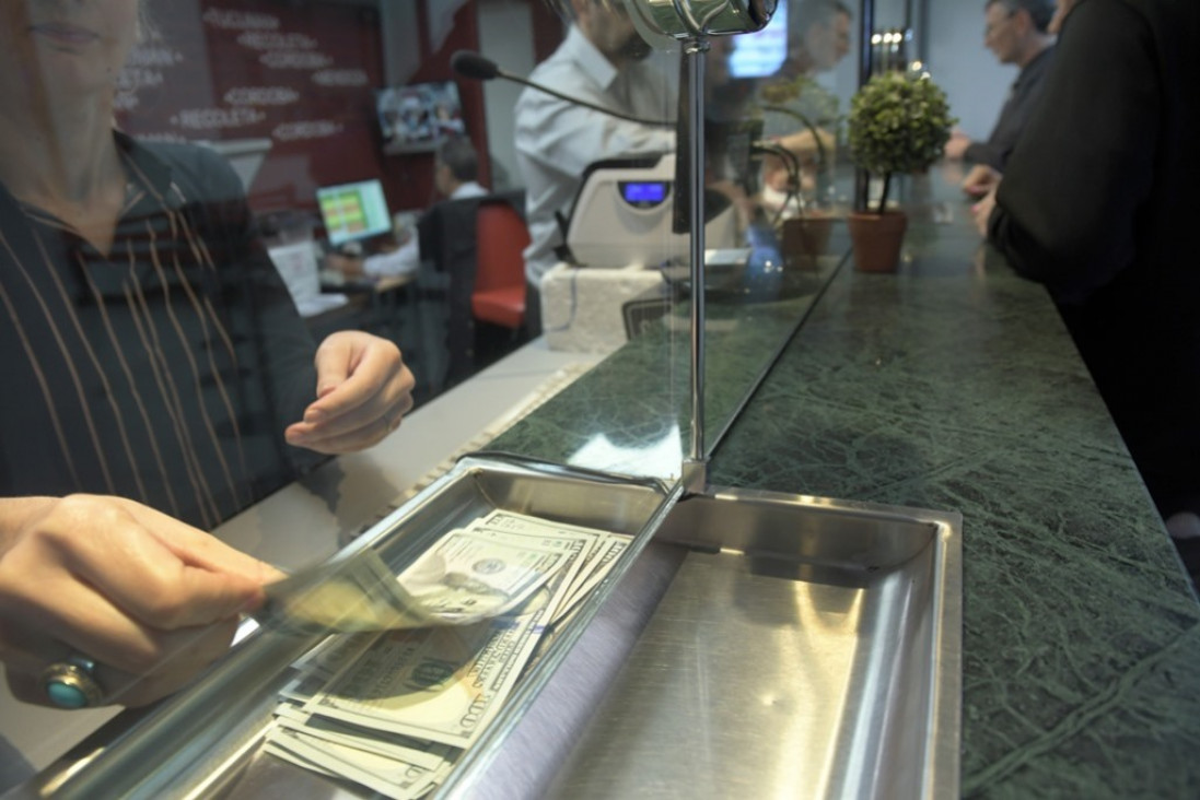 imagen Dólar imparable: alcanzó los $ 28,44