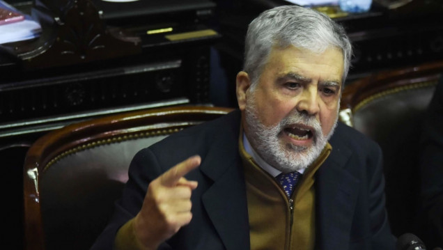 imagen Antes de la sesión por su desafuero, De Vido pidió licencia como diputado