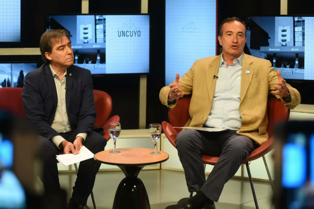 imagen Seguí en vivo el debate de los candidatos a conducir la FUCuyo