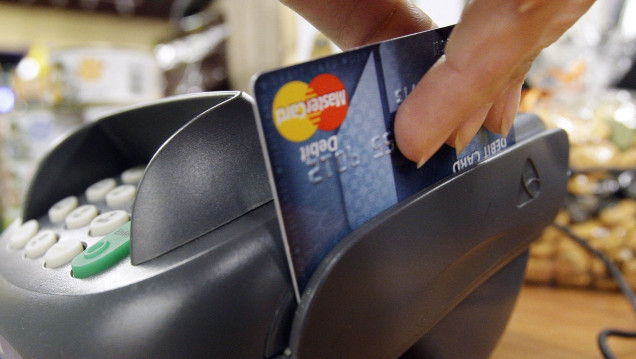 imagen Prorrogan hasta fin de año la devolución de 5 puntos del IVA por compras de hasta $ 1000 con débito