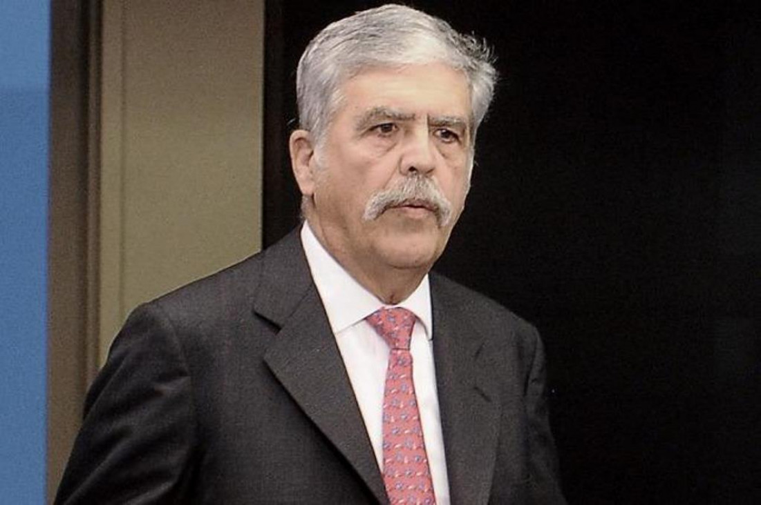 imagen Procesaron y embargaron a De Vido por el caso Río Turbio