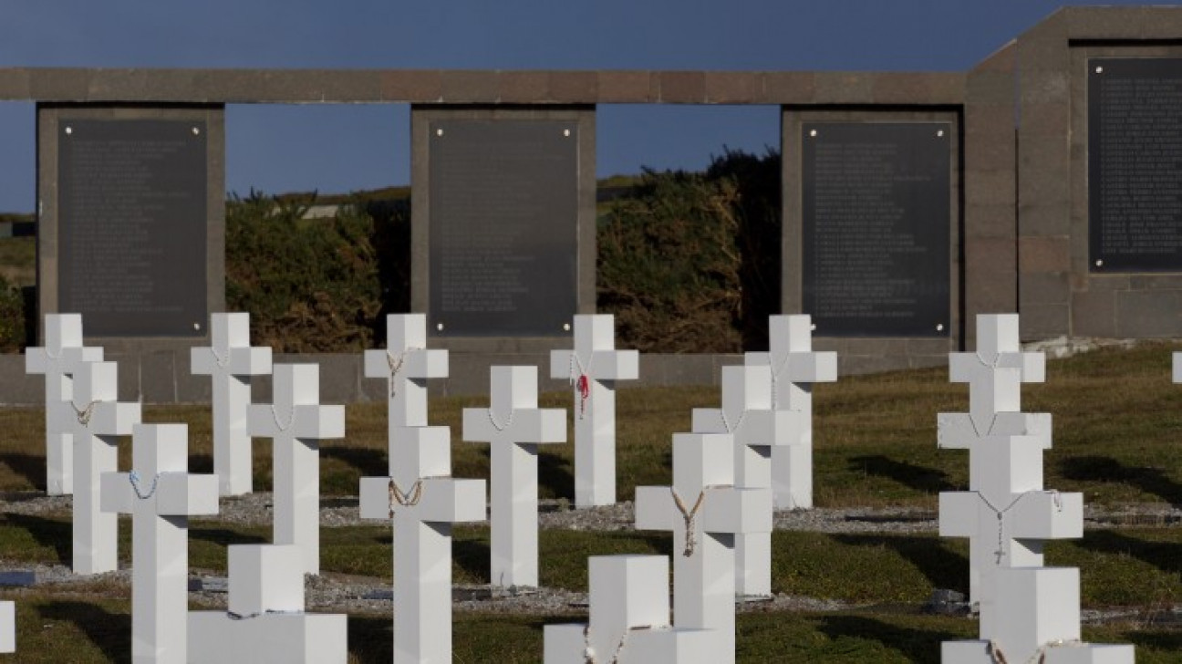 imagen La Cruz Roja identificó a 88 soldados caídos en Malvinas