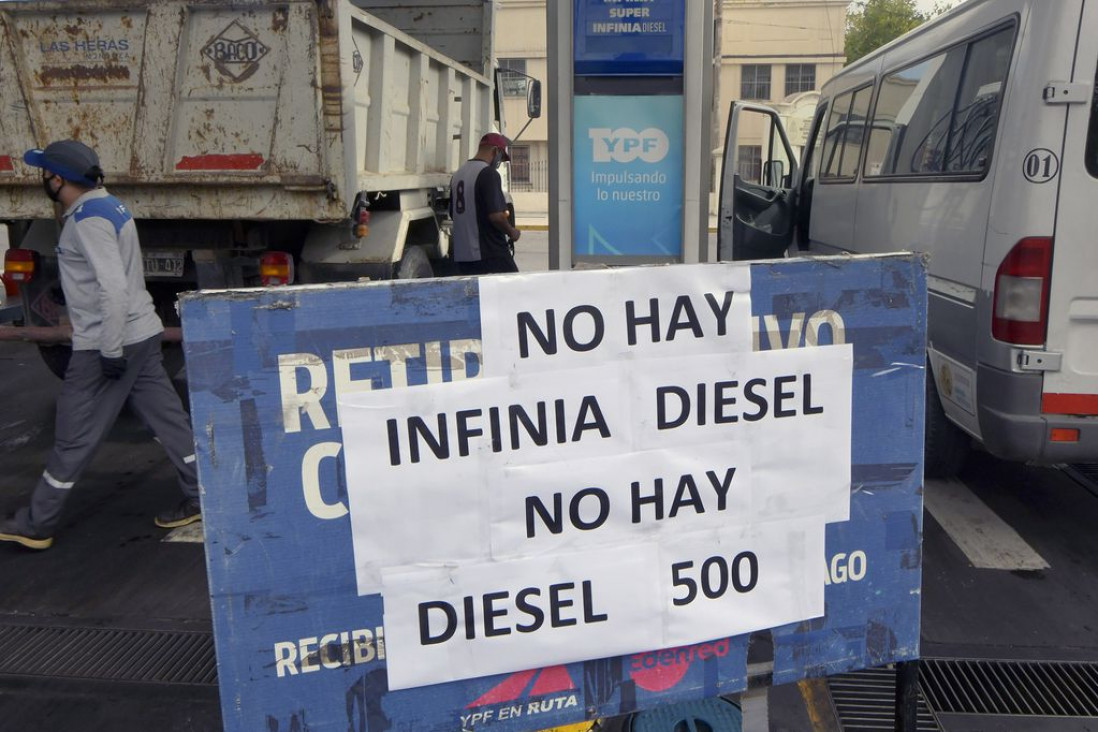 imagen YPF cobrará más caro el gasoil a vehículos con patente extranjera