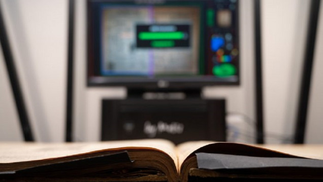 imagen Noticias con historia: diarios antiguos de Mendoza empezaron a ser digitalizados en la Biblioteca San Martín