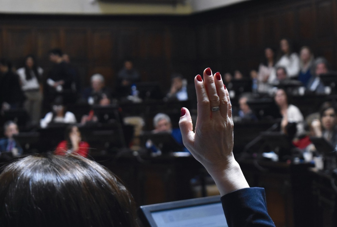 imagen Suarez celebró el aval para endeudarse: cuáles son las obras del Presupuesto por las que piden financiamiento