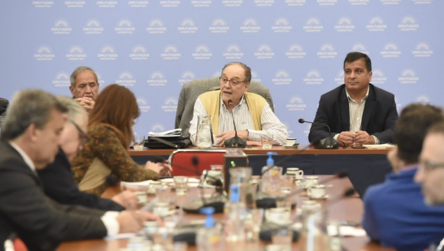 imagen Con modificaciones, el oficialismo consiguió dictamen para tratar el presupuesto 2023 en el Congreso