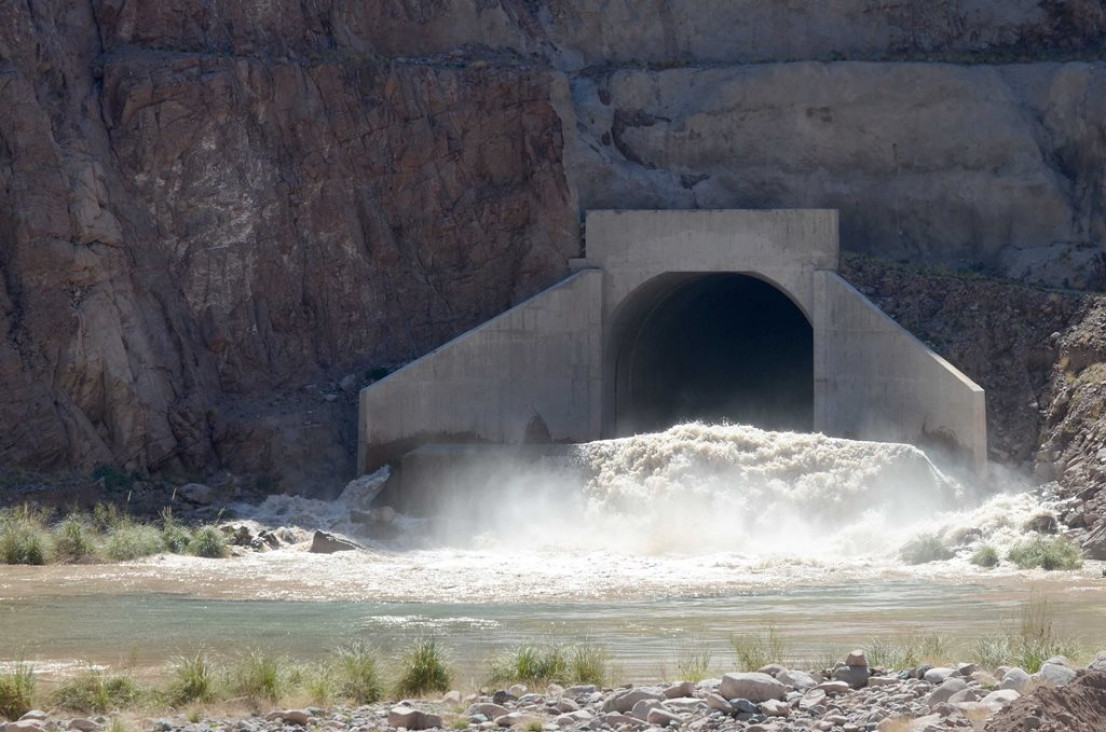 imagen Limpiarán otra vez el dique Potrerillos y faltará agua 
