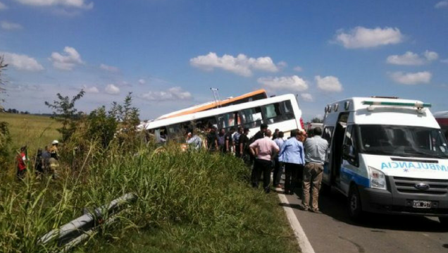 imagen Al menos 13 muertos tras un choque de micros en Santa Fe